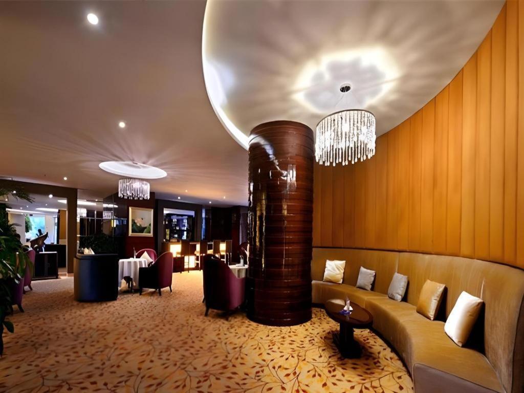 Chengdu Yinsheng International Hotel Supoqiao Exterior photo