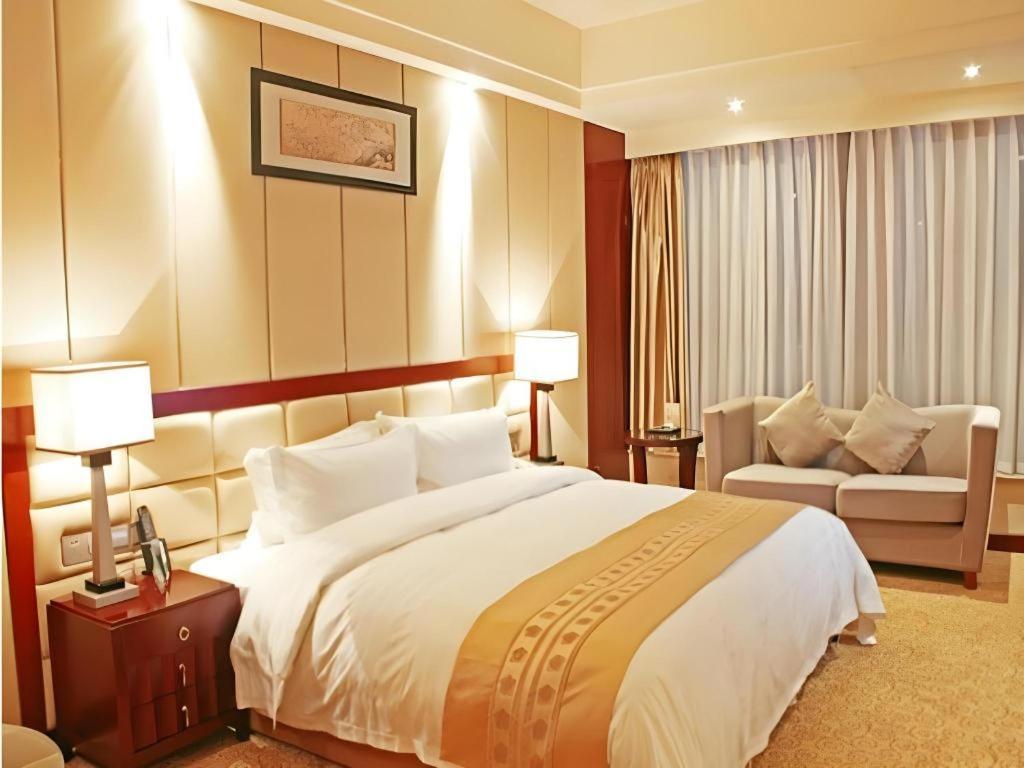 Chengdu Yinsheng International Hotel Supoqiao Exterior photo