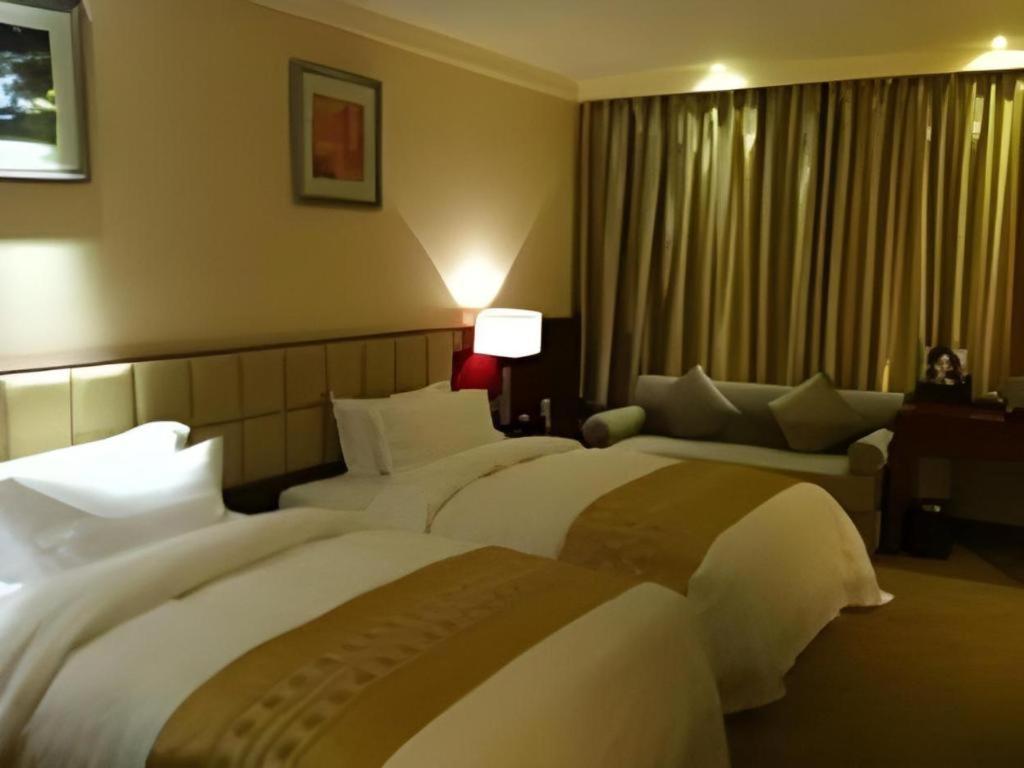 Chengdu Yinsheng International Hotel Supoqiao Exterior photo