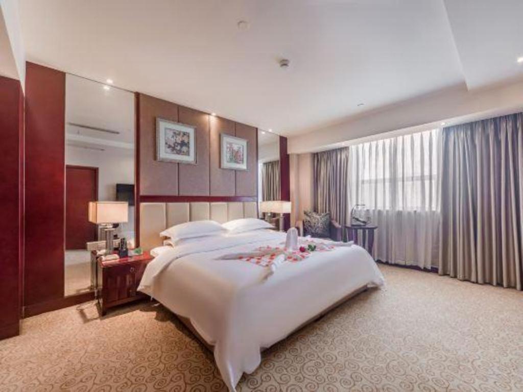 Chengdu Yinsheng International Hotel Supoqiao Exterior photo