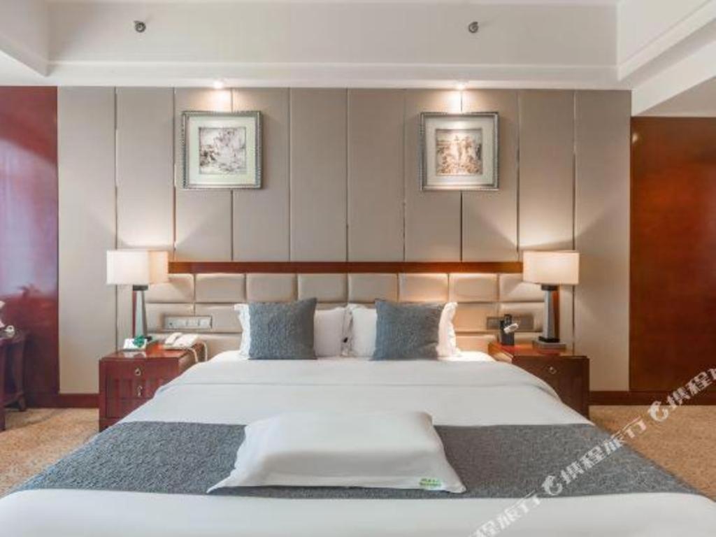 Chengdu Yinsheng International Hotel Supoqiao Exterior photo